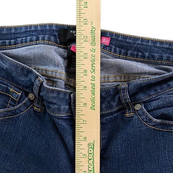 Torrid size 16R Jeans straight leg medium wash slight pulling - Picture 7 of 9